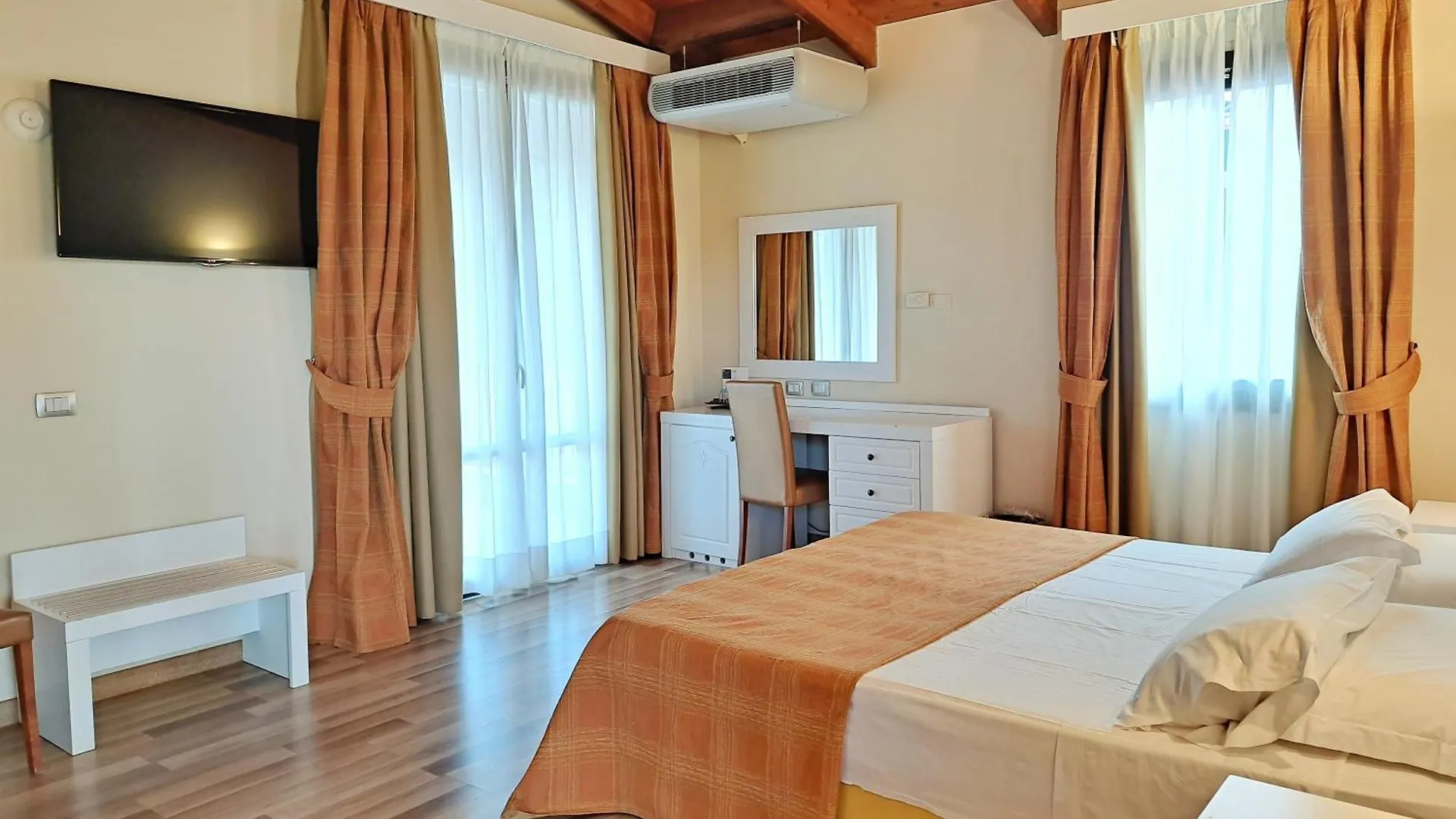 ****  סנטה מריה לה פלמה Villa Barbarina Nature Resort איטליה